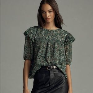 NWT Porridge green floral lace top. Size Large